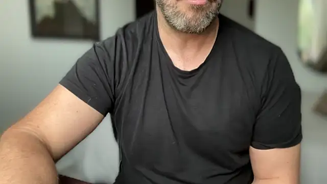 Snapshot of Mr_Beef chatting on 11/14/25, 11:58 Mr Beef online show from 11/14/25, 11:58