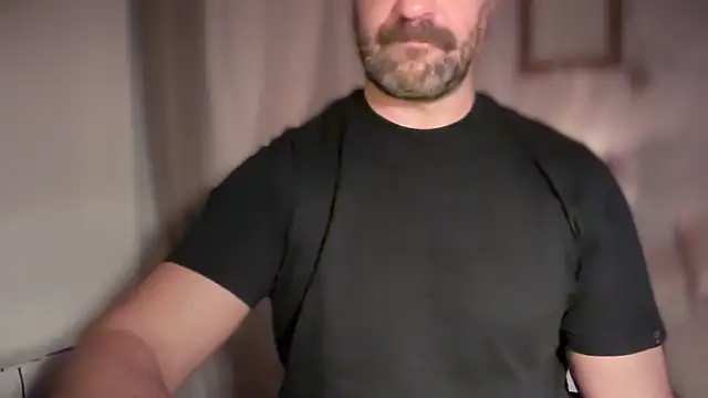 Snapshot of Mr_Beef chatting on 12/16/25, 05:50 Mr Beef online show from 12/16/25, 05:50