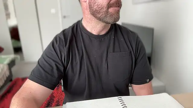 Snapshot of Mr_Beef chatting on 03/17/25, 02:34 Mr Beef online show from 03/17/25, 02:34