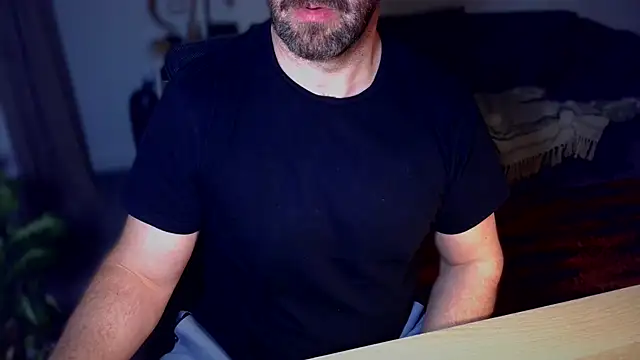 Snapshot of Mr_Beef chatting on 03/20/25, 08:08 Mr Beef online show from 03/20/25, 08:08