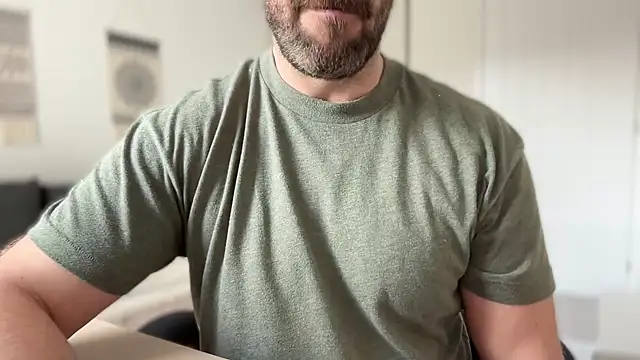 Snapshot of Mr_Beef chatting on 03/14/25, 12:40 Mr Beef online show from 03/14/25, 12:40