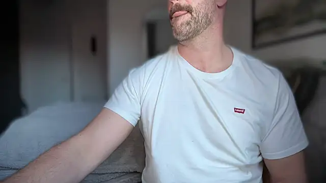 Mr Beef online show from 04/06/26, 06:09