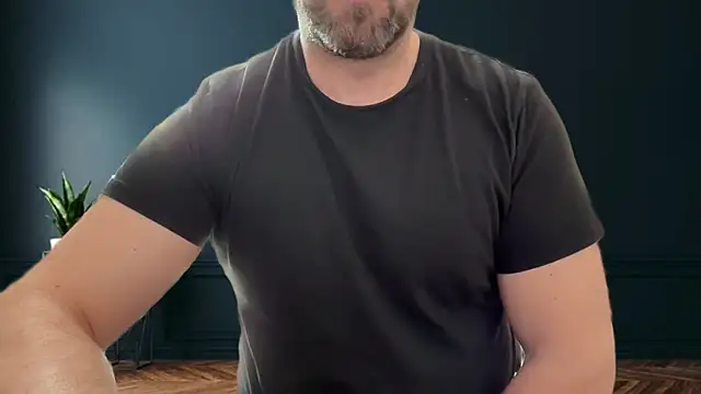 Snapshot of Mr_Beef chatting on 03/21/25, 09:45 Mr Beef online show from 03/21/25, 09:45