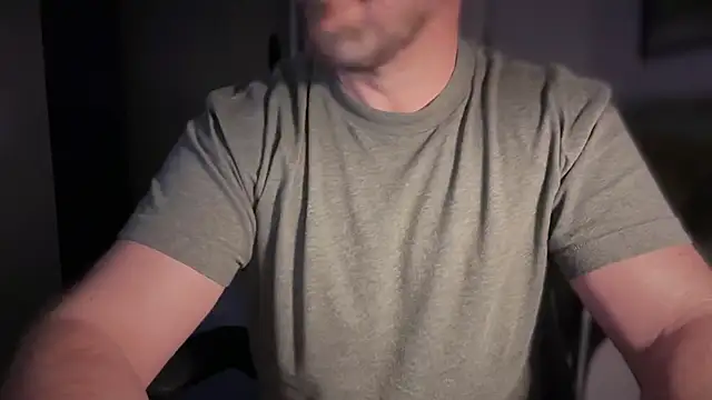 Snapshot of Mr_Beef chatting on 11/20/25, 08:31 Mr Beef online show from 11/20/25, 08:31