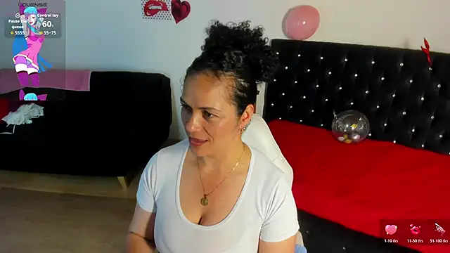 Snapshot of Aliciia_cute1 chatting on 05/13/26, 09:55 Aliciia cute1 online show from 05/13/26, 09:55