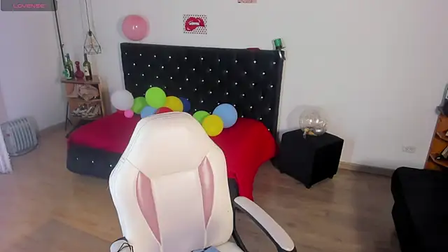 Aliciia cute1 online show from 03/18/26, 09:48