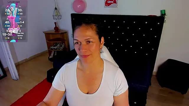 Snapshot of Aliciia_cute1 chatting on 04/23/26, 10:11 Aliciia cute1 online show from 04/23/26, 10:11