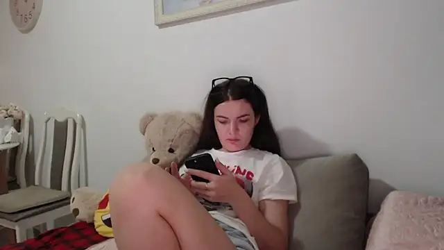  JustmeHere  online show from 12/18/25, 07:50