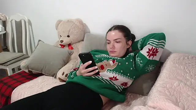  JustmeHere  online show from 12/15/25, 10:26