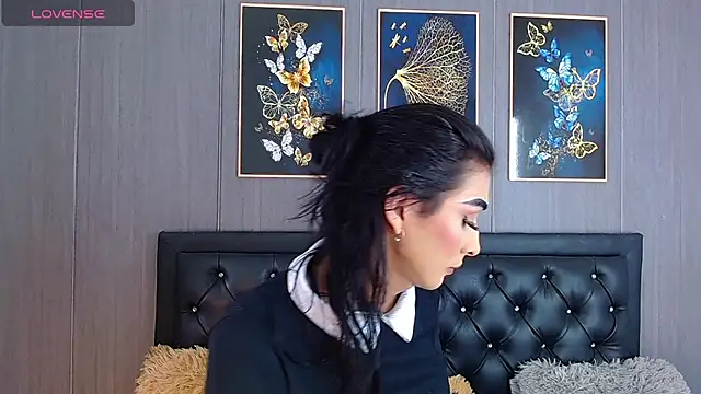 Snapshot of Evelynn_sex_ chatting on 02/14/25, 01:40 Evelynn sex online show from 02/14/25, 01:40