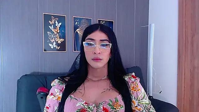 Snapshot of Evelynn_sex_ chatting on 10/12/25, 02:18 Evelynn sex online show from 10/12/25, 02:18