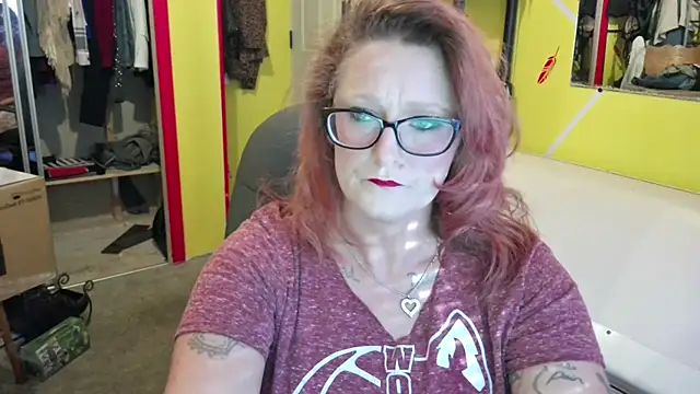 Lisalovely6981 online show from 11/06/25, 07:07