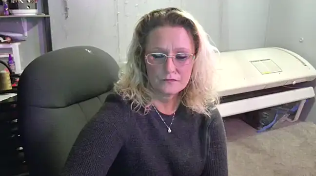 Snapshot of Lisalovely6981 chatting on 01/22/25, 10:26 Lisalovely6981 online show from 01/22/25, 10:26