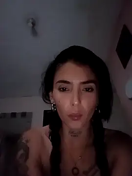 Snapshot of ana_parker chatting on 12/17/25, 03:00 ana parker online show from 12/17/25, 03:00