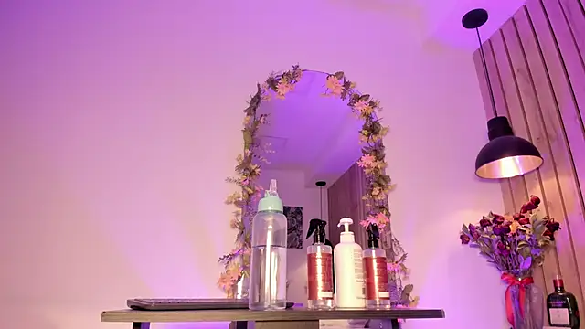 sofiesoft online show from 09/19/25, 01:48