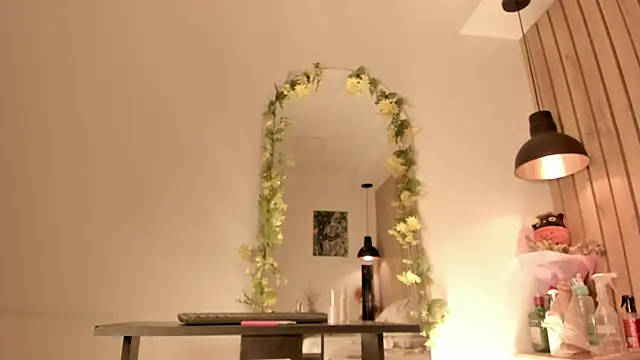 sofiesoft online show from 12/17/25, 02:11