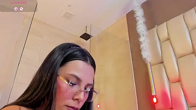 Snapshot of Shasa_8 chatting on 03/18/25, 10:58 Shasa 8 online show from 03/18/25, 10:58