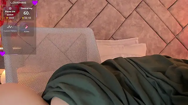 Snapshot of anna-henao chatting on 11/08/25, 07:06 anna-henao online show from 11/08/25, 07:06