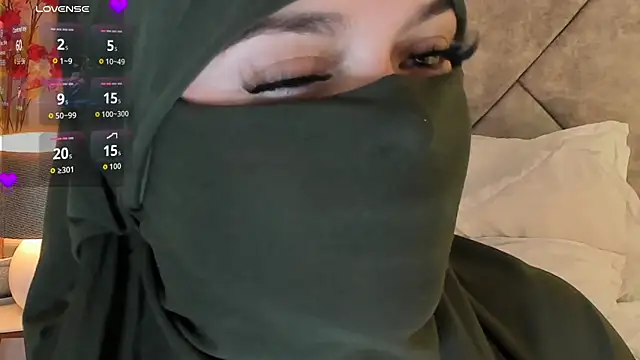 Snapshot of anna-henao chatting on 11/20/25, 12:22 anna-henao online show from 11/20/25, 12:22