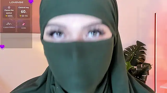 Snapshot of anna-henao chatting on 10/06/25, 07:03 anna-henao online show from 10/06/25, 07:03