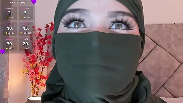 Snapshot of anna-henao chatting on 11/06/25, 05:39 anna-henao online show from 11/06/25, 05:39