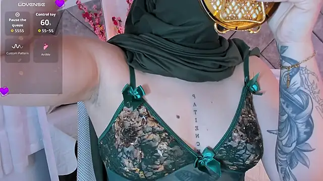 Snapshot of anna-henao chatting on 12/18/25, 07:50 anna-henao online show from 12/18/25, 07:50