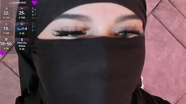 Snapshot of anna-henao chatting on 11/22/25, 06:51 anna-henao online show from 11/22/25, 06:51