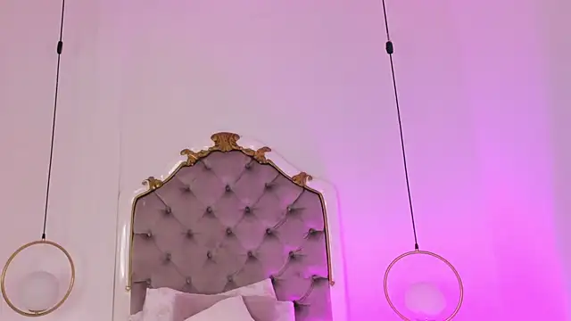 Snapshot of Pushaina__ chatting on 11/08/25, 02:59 Pushaina online show from 11/08/25, 02:59