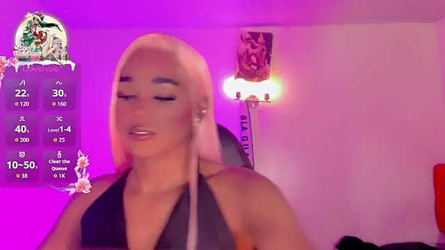 naomy  xx online show from 12/17/25, 10:37