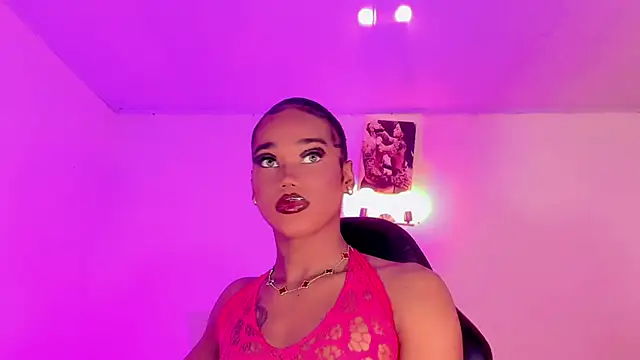 naomy  xx online show from 11/18/25, 02:53