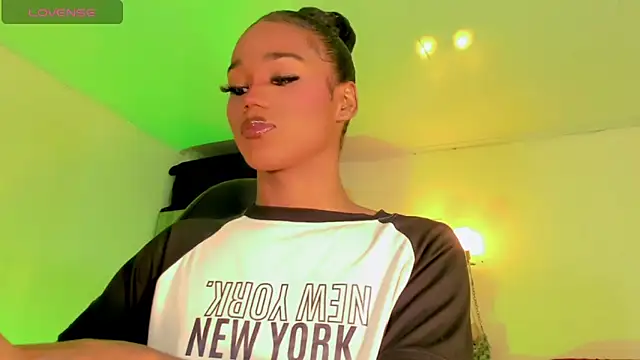 naomy  xx online show from 03/31/26, 03:30