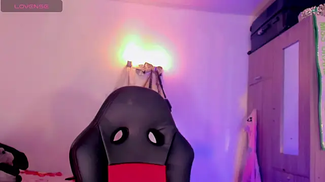 naomy  xx online show from 05/26/26, 07:45
