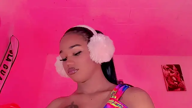 naomy  xx online show from 10/14/25, 04:29