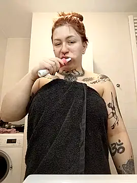 divine eve online show from 12/20/25, 03:15