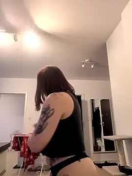 divine eve online show from 11/05/25, 01:47