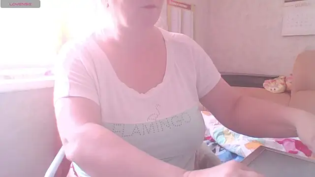 mira robinsonnn online show from 02/28/26, 04:23