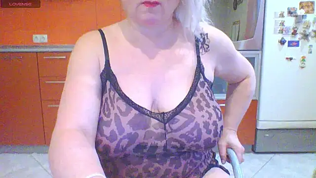 mira robinsonnn online show from 02/17/26, 02:09