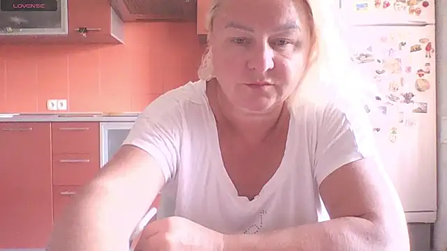 Snapshot of mira_robinsonnn chatting on 06/25/26, 03:37 mira robinsonnn online show from 06/25/26, 03:37