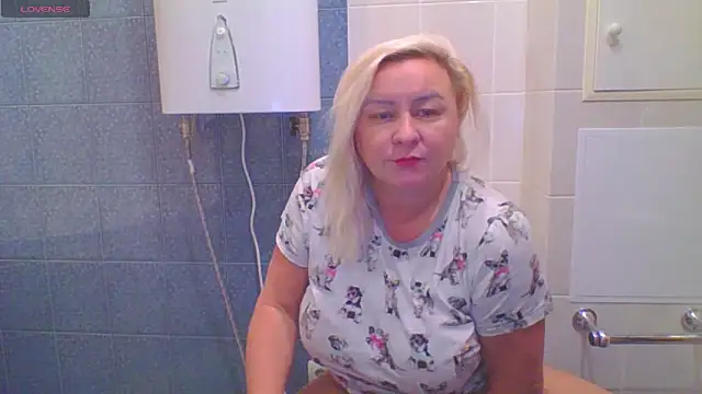 mira robinsonnn online show from 10/06/25, 04:46