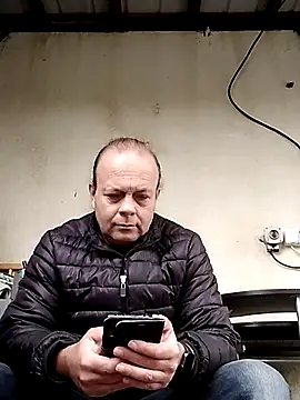 Snapshot of 1Kalandor@xh chatting on 10/16/25, 06:54 1Kalandorxh online show from 10/16/25, 06:54