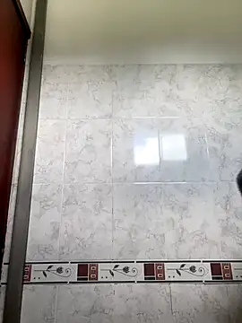 LinnaGardenia online show from 10/21/25, 06:07