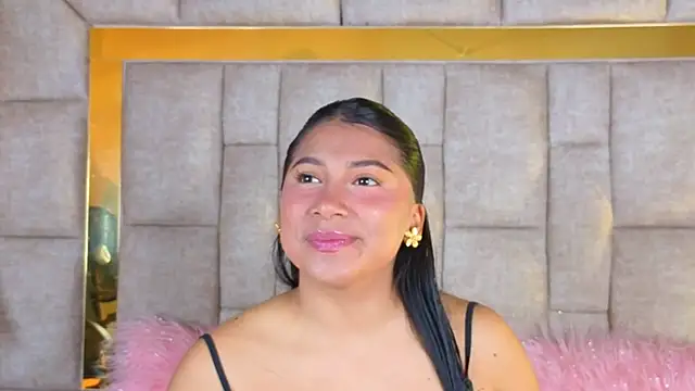 LinnaGardenia online show from 02/13/26, 01:33