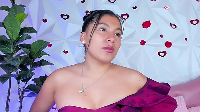 LinnaGardenia online show from 03/15/25, 07:16