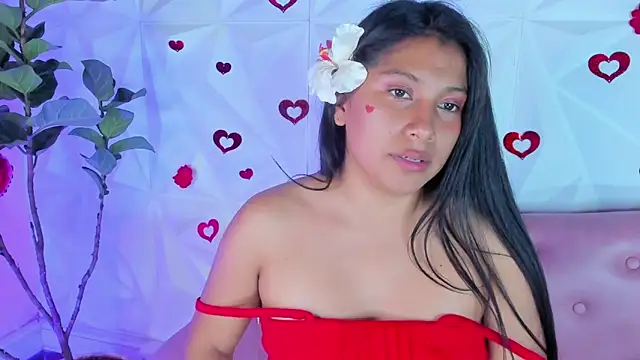 LinnaGardenia online show from 02/14/25, 05:25