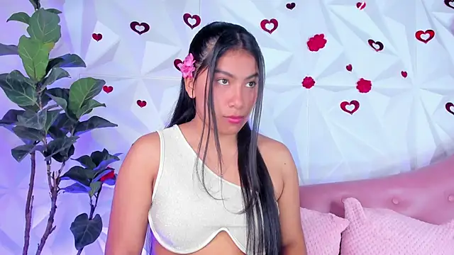 LinnaGardenia online show from 03/08/25, 02:30