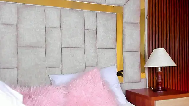 LinnaGardenia online show from 03/28/26, 01:12