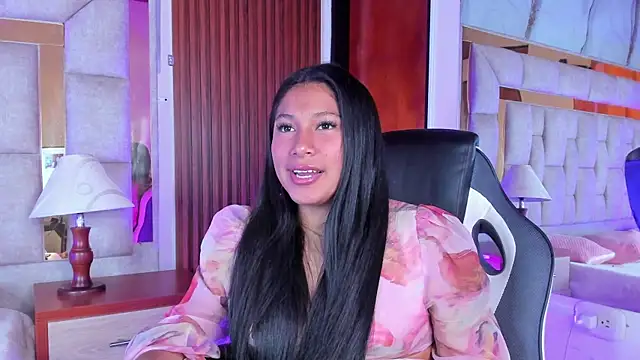 LinnaGardenia online show from 01/11/26, 01:29