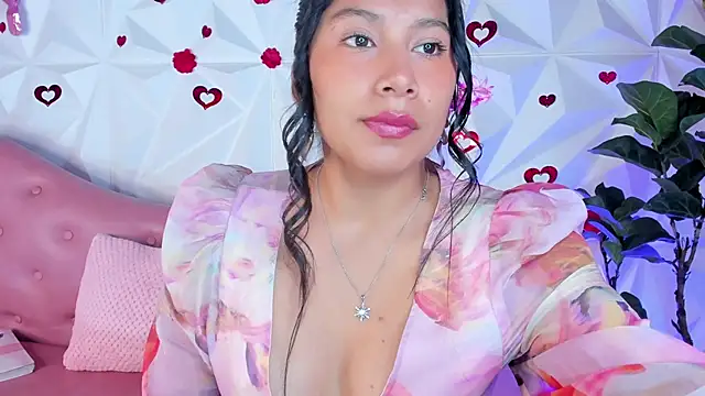 LinnaGardenia online show from 03/12/25, 12:26