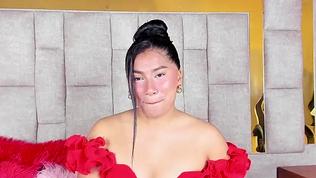 LinnaGardenia online show from 02/27/26, 01:55