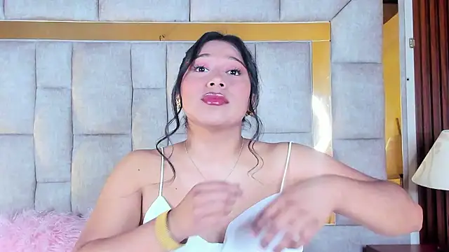 LinnaGardenia online show from 02/03/26, 02:33